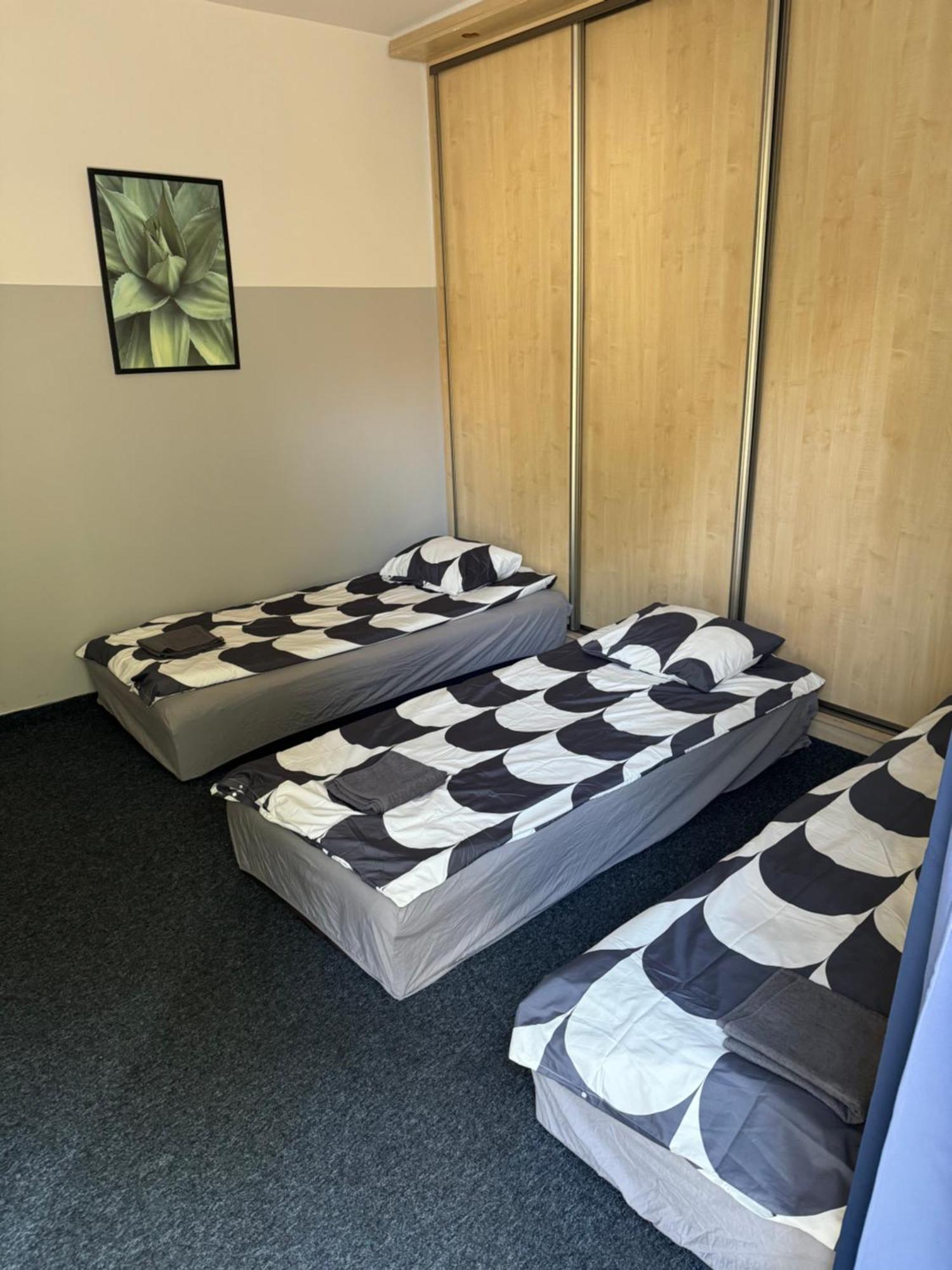 Wilanowska Hostel Warschau Buitenkant foto