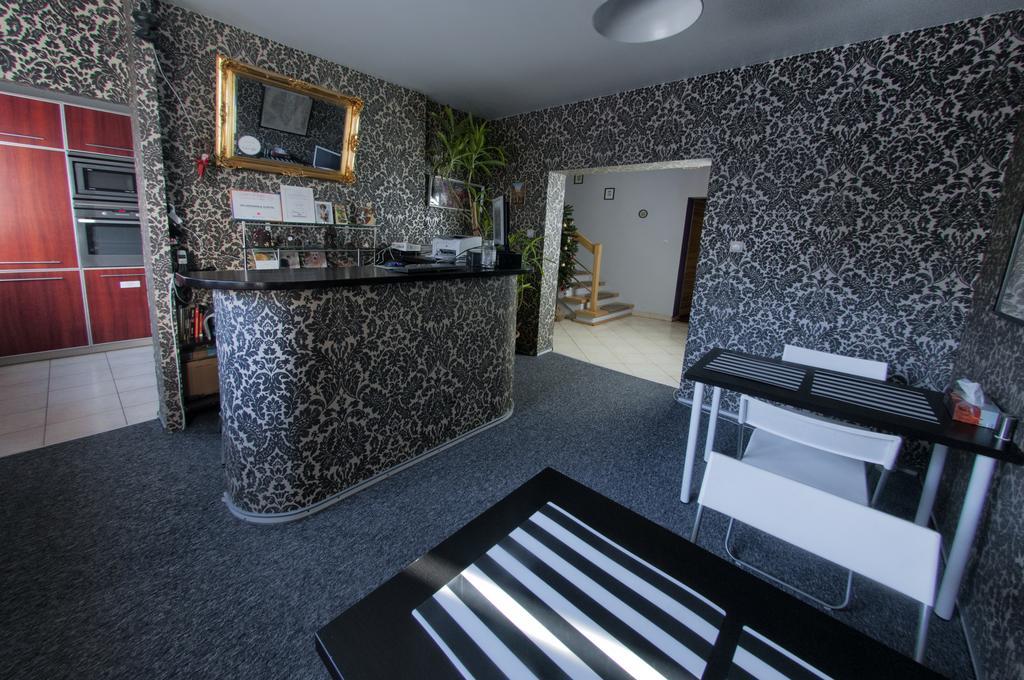 Wilanowska Hostel Warschau Buitenkant foto
