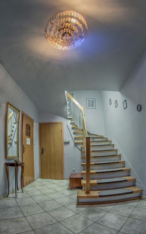 Wilanowska Hostel Warschau Buitenkant foto