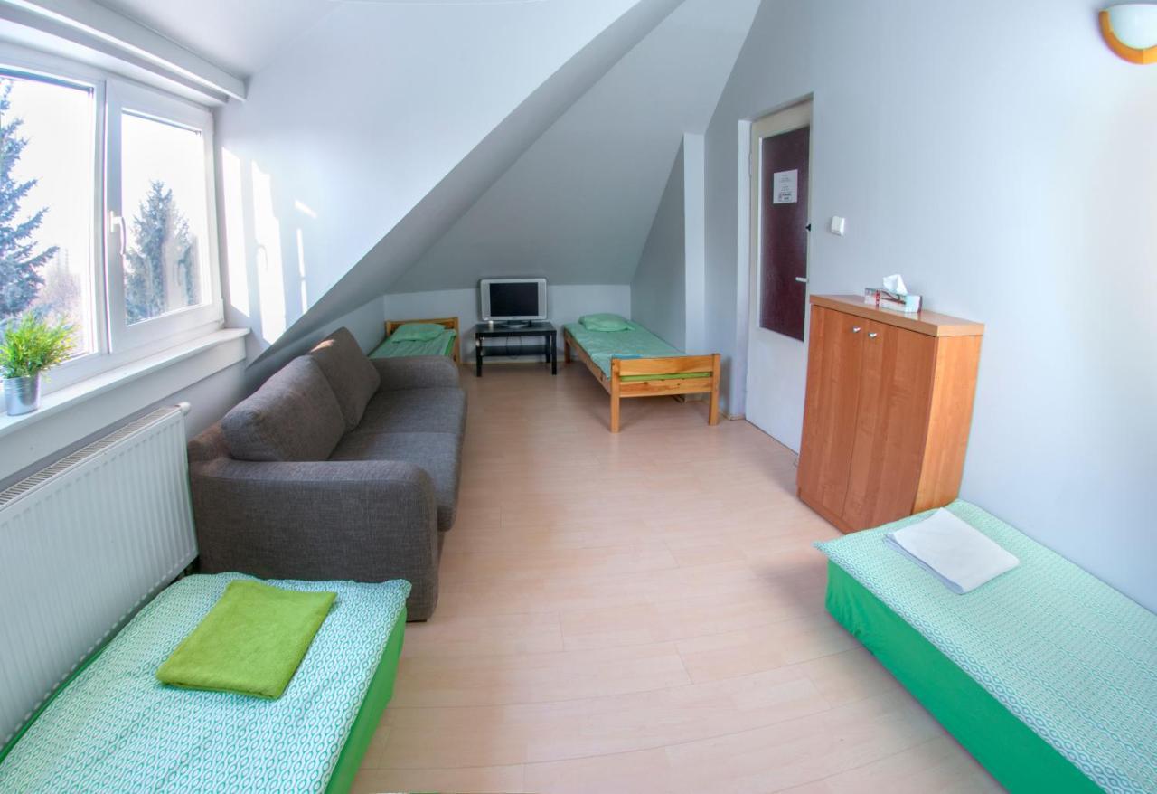 Wilanowska Hostel Warschau Buitenkant foto