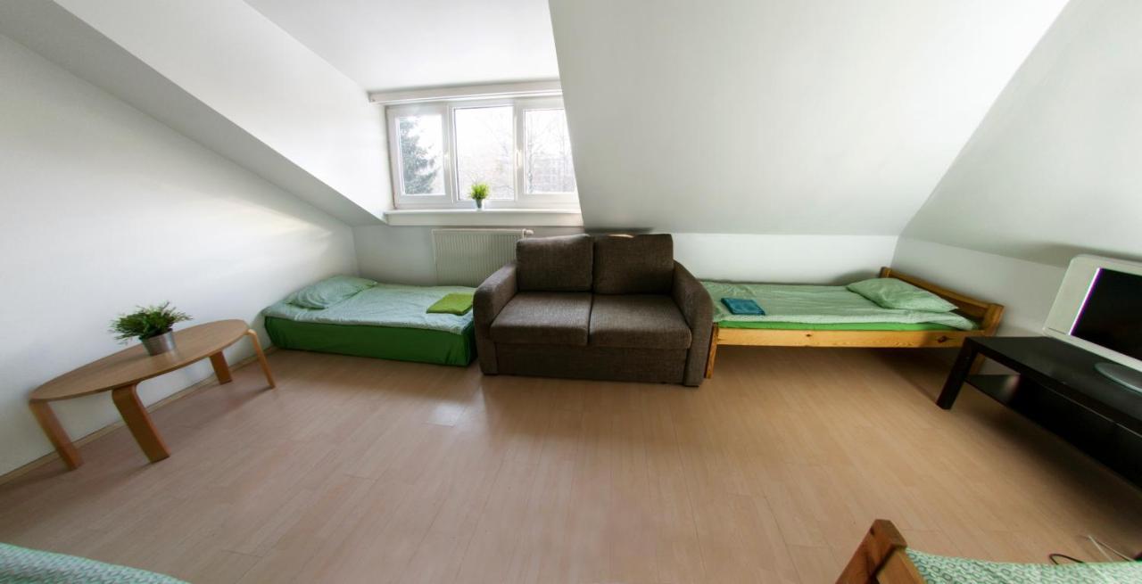 Wilanowska Hostel Warschau Buitenkant foto